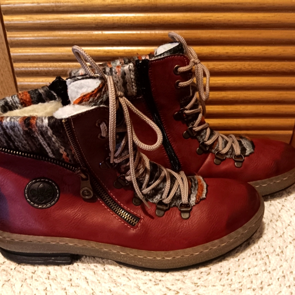 NWOT Rieker Felicitas Red/Wine Lace-Up Boots Size 40--Fits USA 9-9.5 - Picture 6 of 8